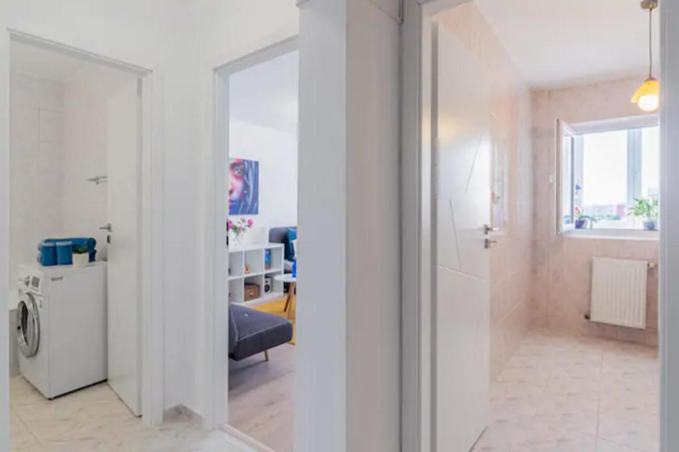 Cosy & Chic Studio Close By Victoria Square บูคาเรสต์ ภายนอก รูปภาพ